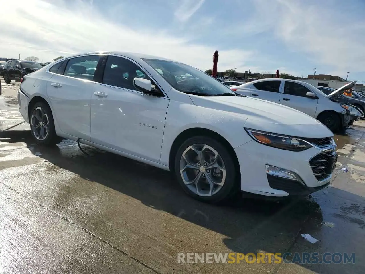 4 fotografías del automóvil dañado 1G1ZD5ST4LF132107 CHEVROLET MALIBU 2020