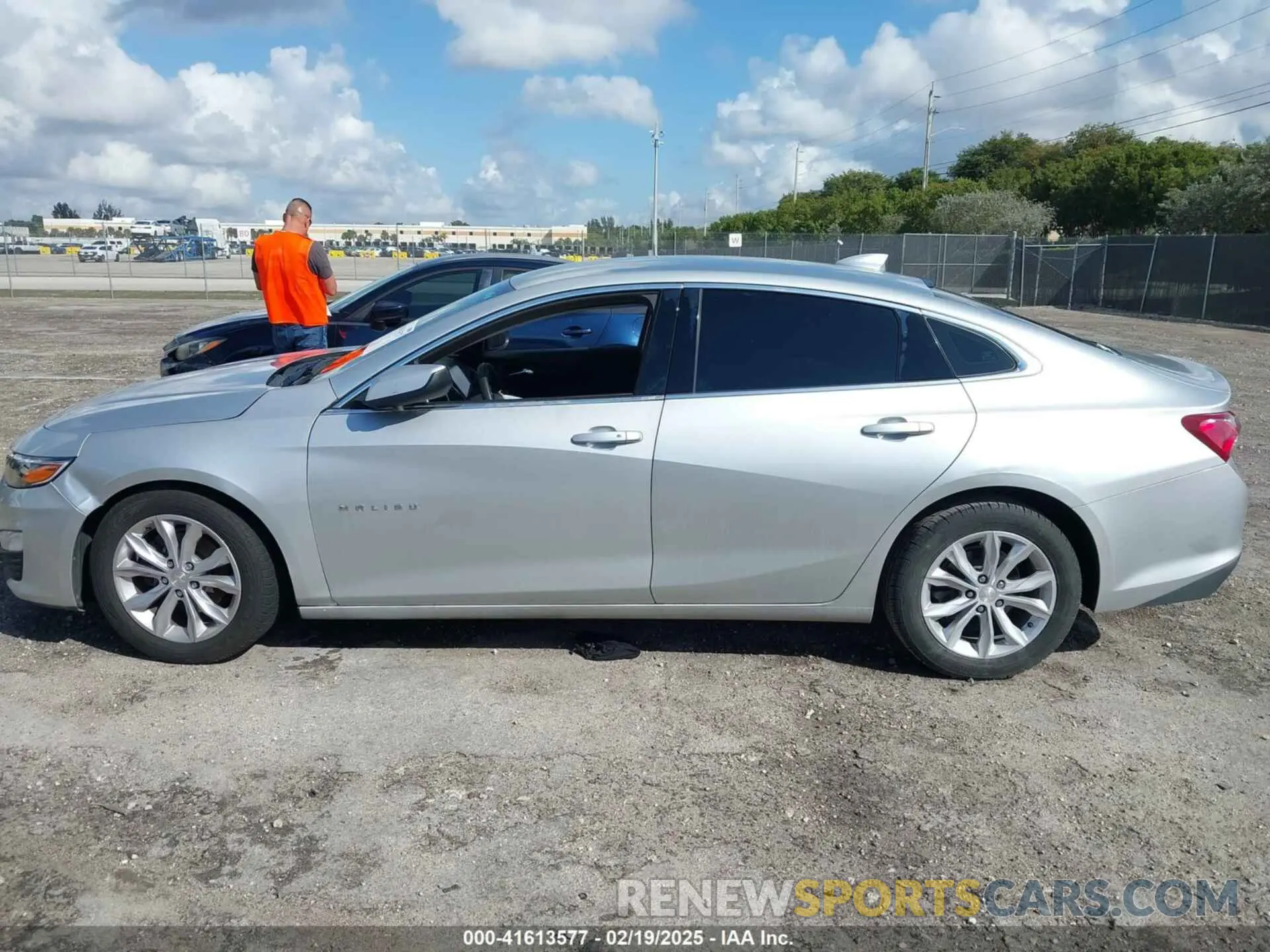 14 fotografías del automóvil dañado 1G1ZD5ST5LF052847 CHEVROLET MALIBU 2020