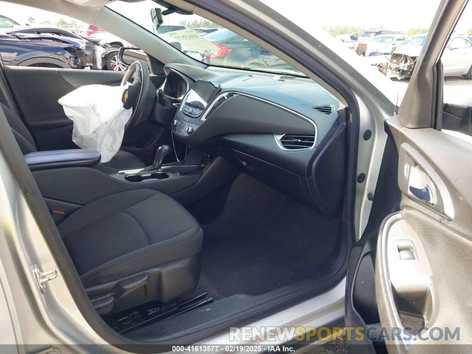 5 fotografías del automóvil dañado 1G1ZD5ST5LF052847 CHEVROLET MALIBU 2020