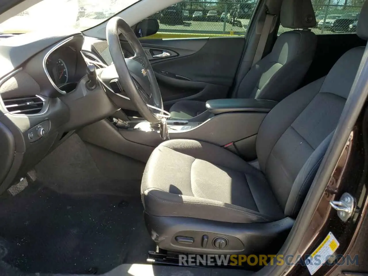 7 fotografías del automóvil dañado 1G1ZD5ST5LF073259 CHEVROLET MALIBU 2020