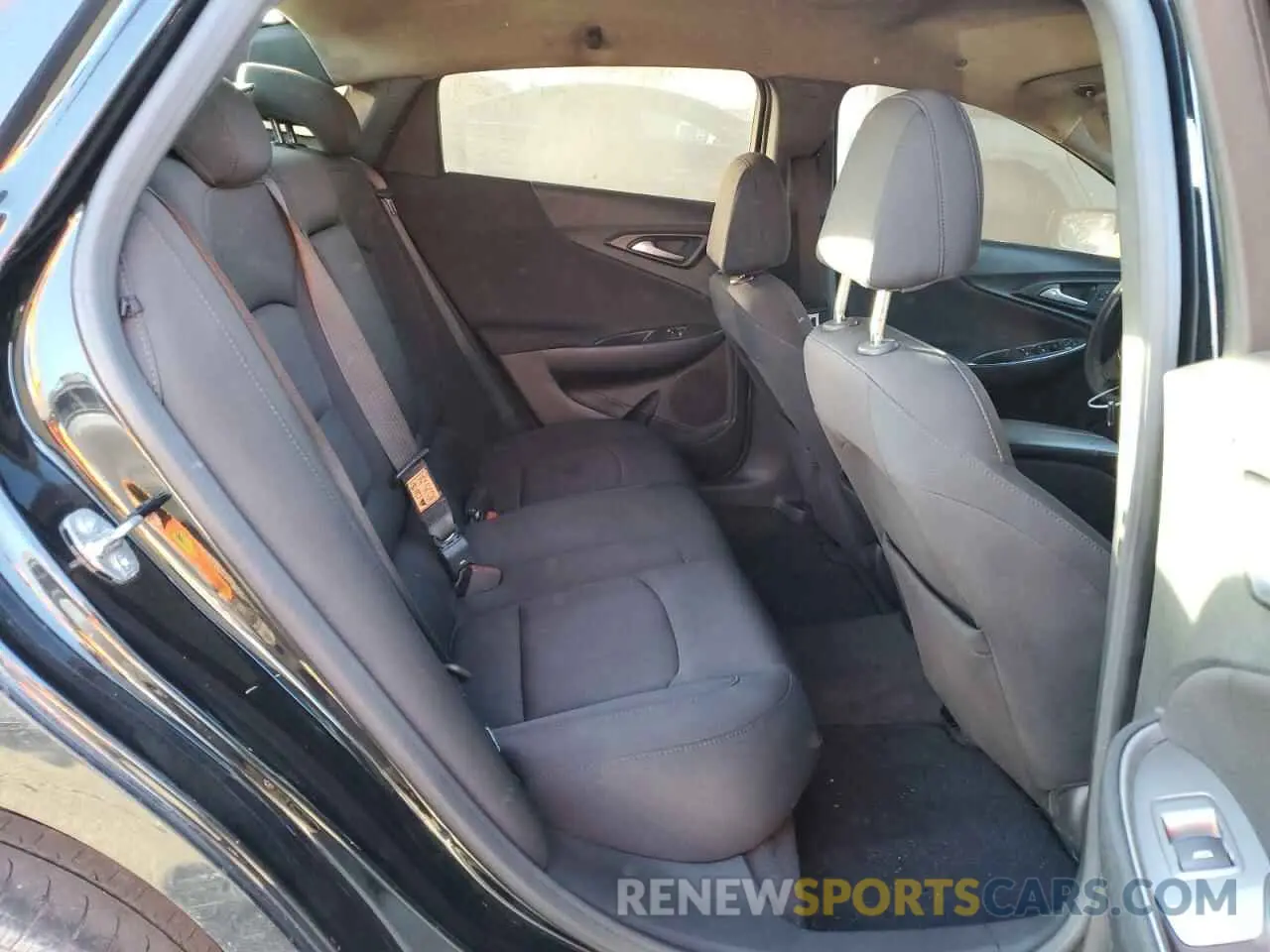 10 fotografías del automóvil dañado 1G1ZD5ST5LF096881 CHEVROLET MALIBU 2020