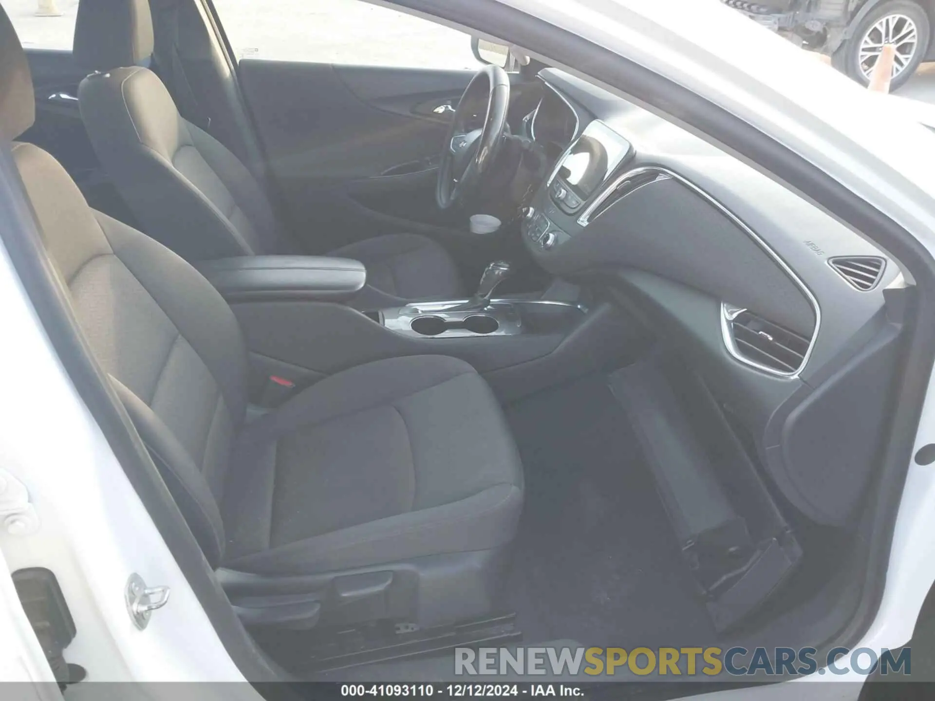 5 fotografías del automóvil dañado 1G1ZD5ST5LF105109 CHEVROLET MALIBU 2020