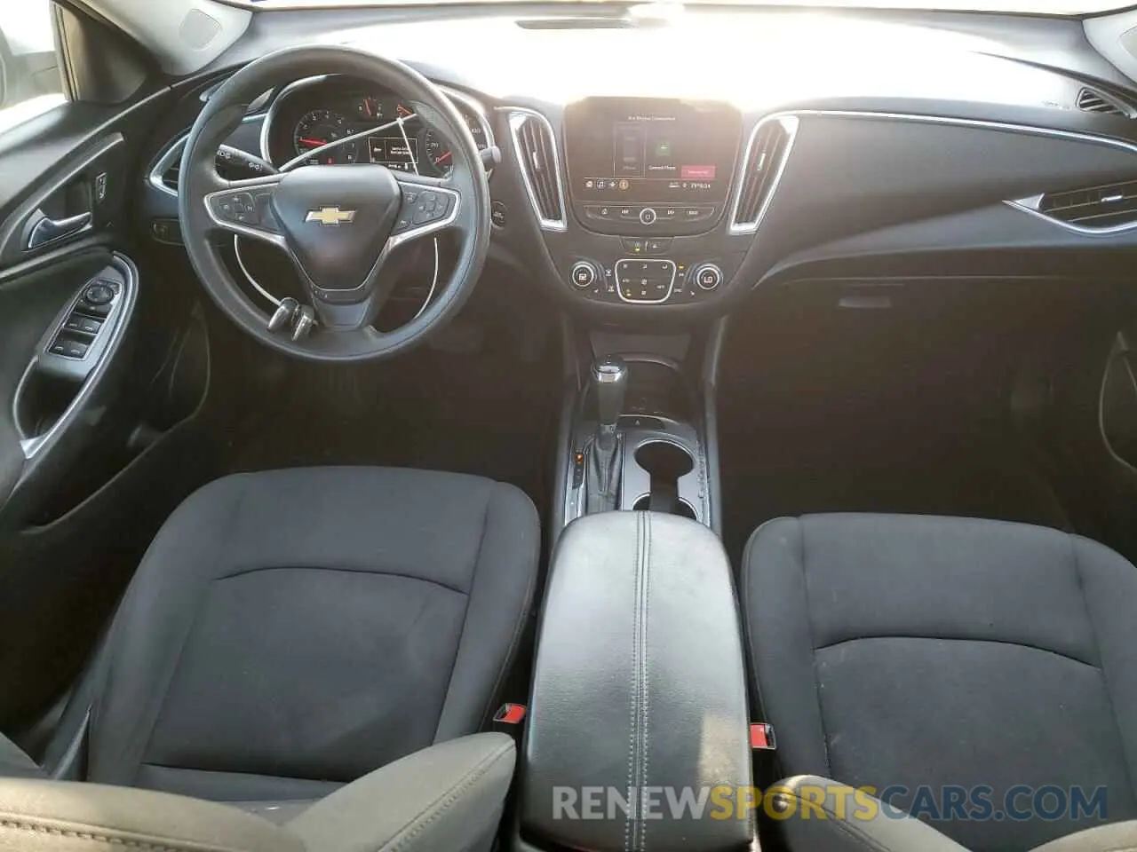 8 fotografías del automóvil dañado 1G1ZD5ST5LF110505 CHEVROLET MALIBU 2020