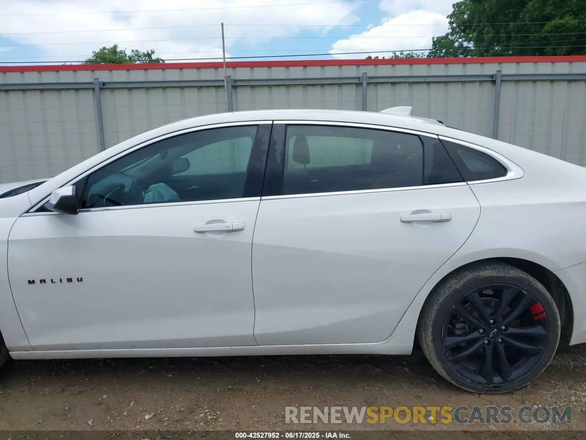 14 fotografías del automóvil dañado 1G1ZD5ST5LF129345 CHEVROLET MALIBU 2020