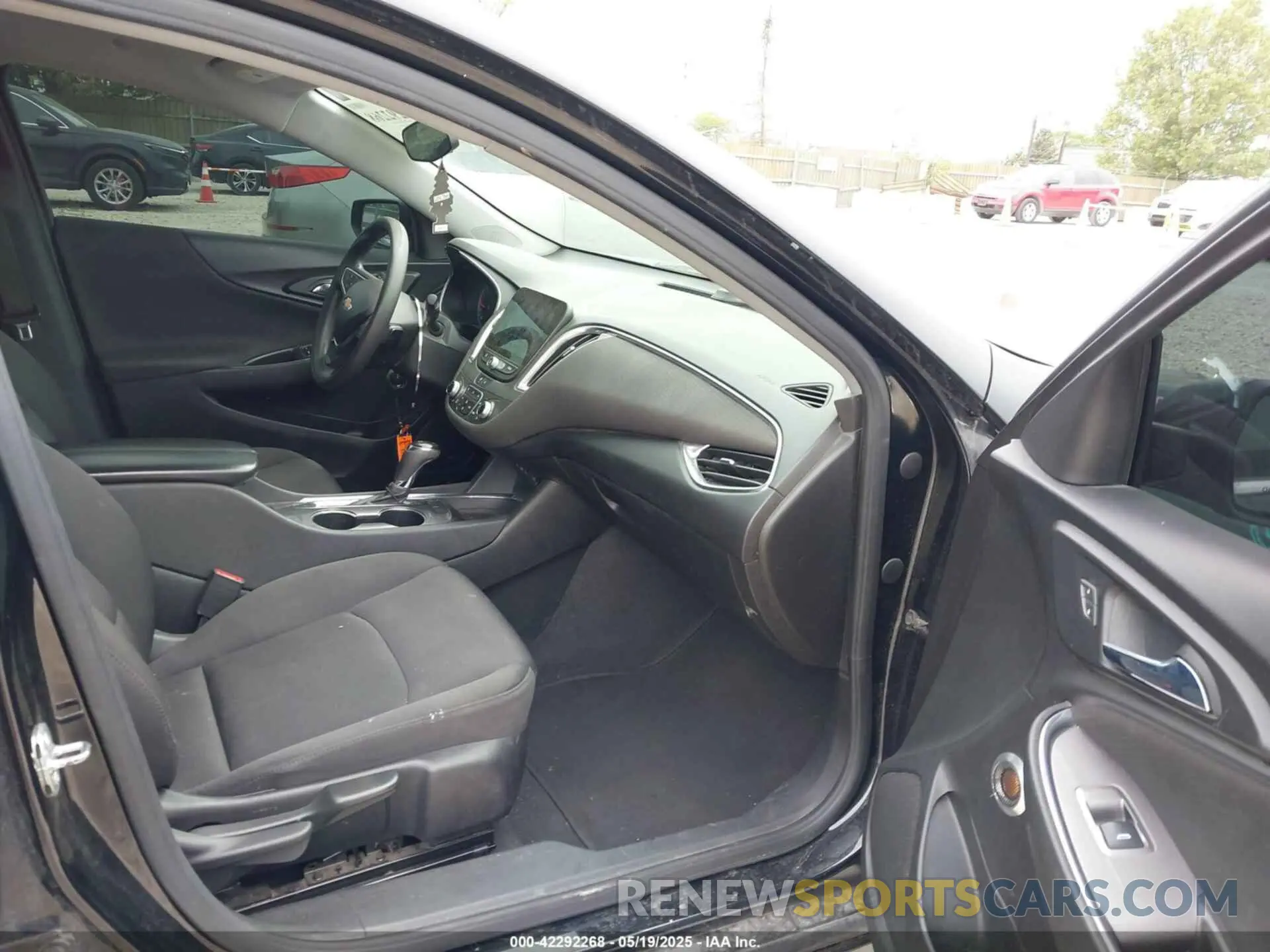 5 fotografías del automóvil dañado 1G1ZD5ST6LF043414 CHEVROLET MALIBU 2020