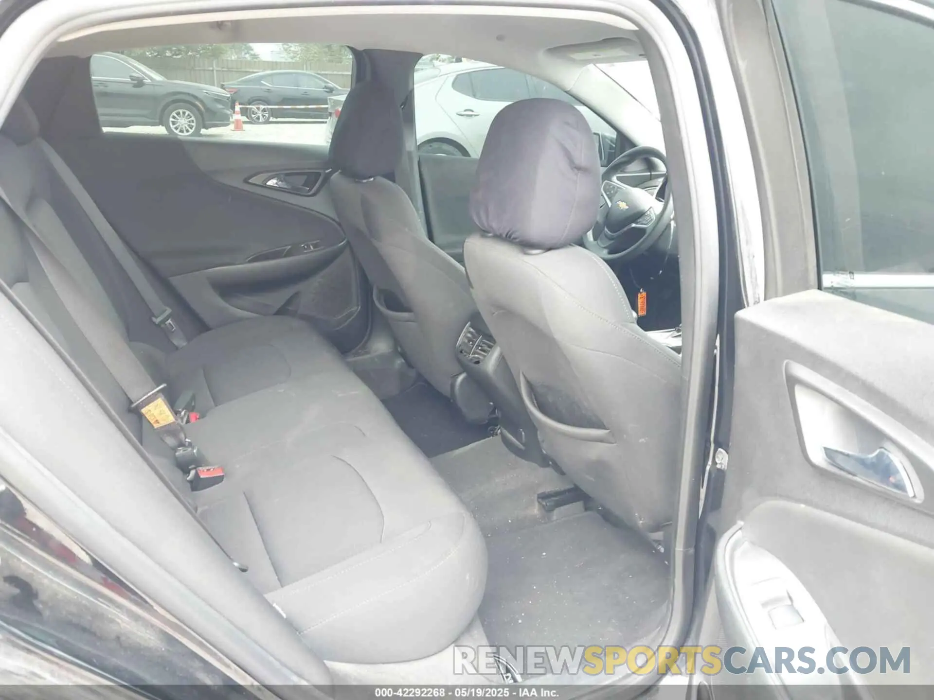 8 fotografías del automóvil dañado 1G1ZD5ST6LF043414 CHEVROLET MALIBU 2020