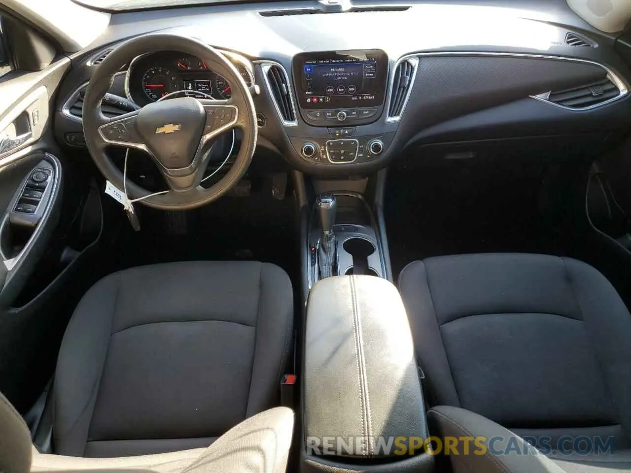 8 fotografías del automóvil dañado 1G1ZD5ST6LF048435 CHEVROLET MALIBU 2020