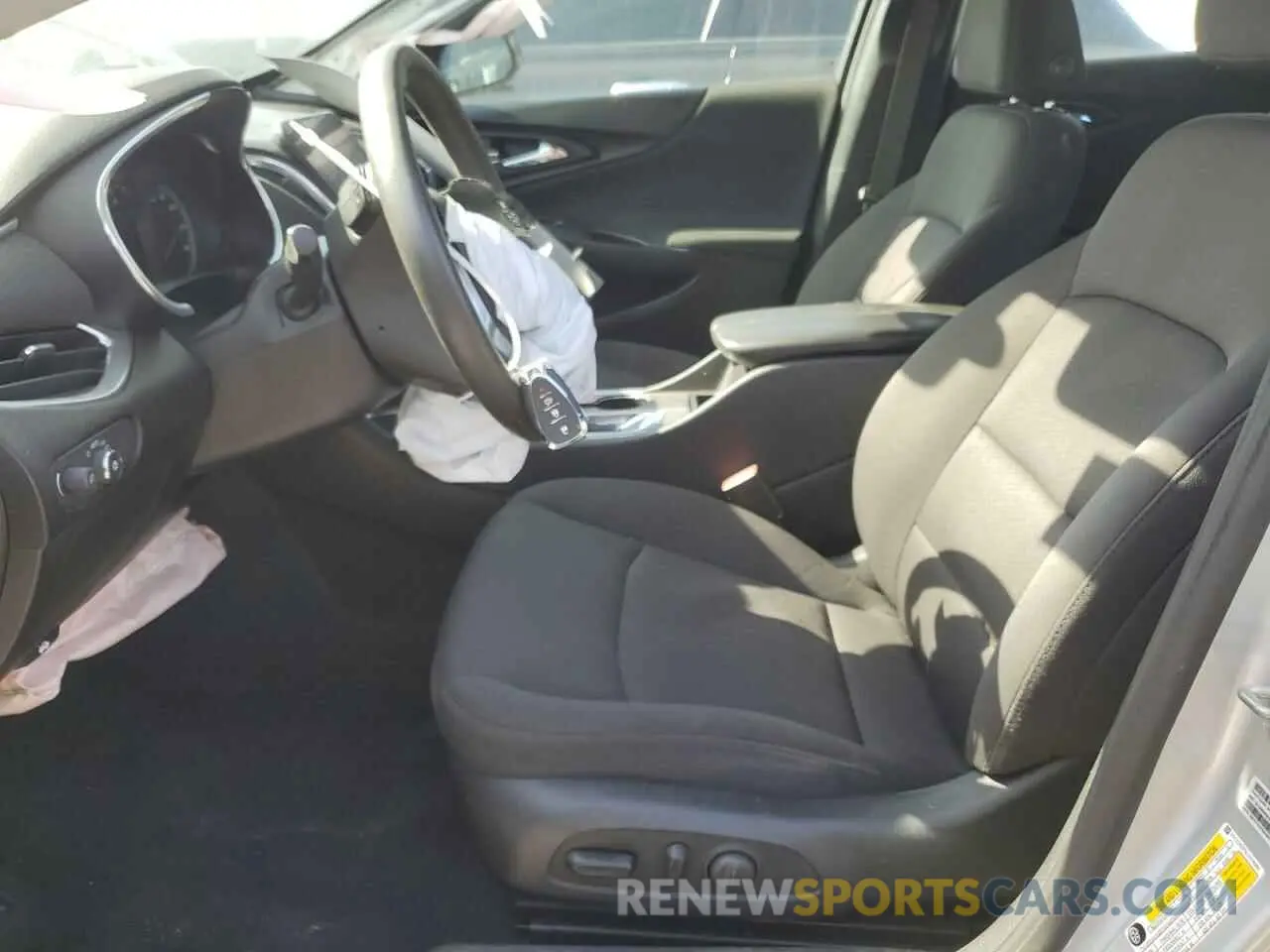 7 fotografías del automóvil dañado 1G1ZD5ST6LF075666 CHEVROLET MALIBU 2020