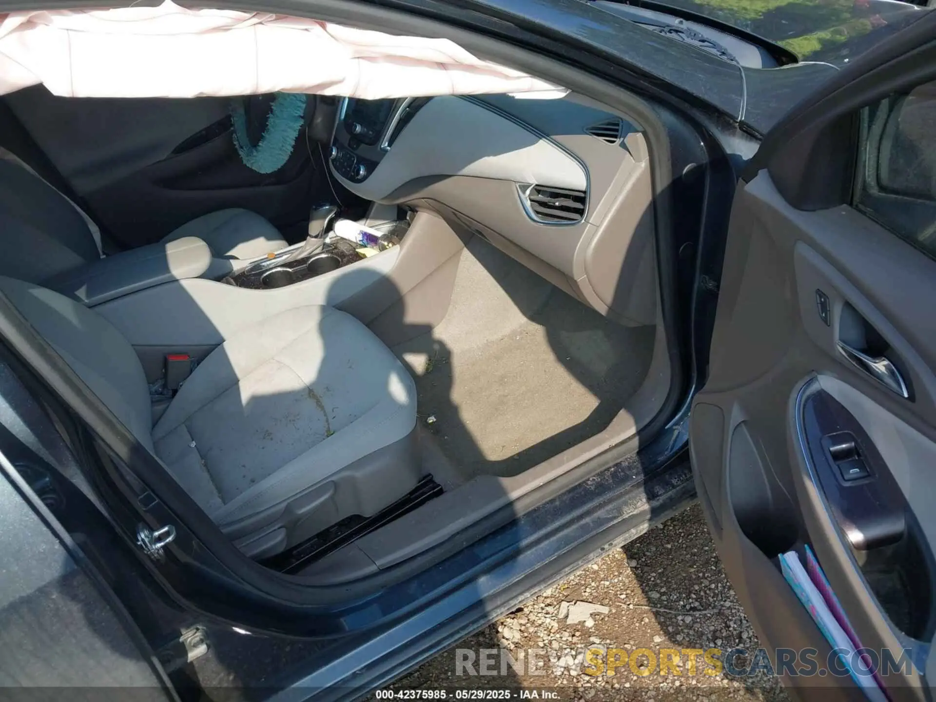 5 fotografías del automóvil dañado 1G1ZD5ST6LF122730 CHEVROLET MALIBU 2020