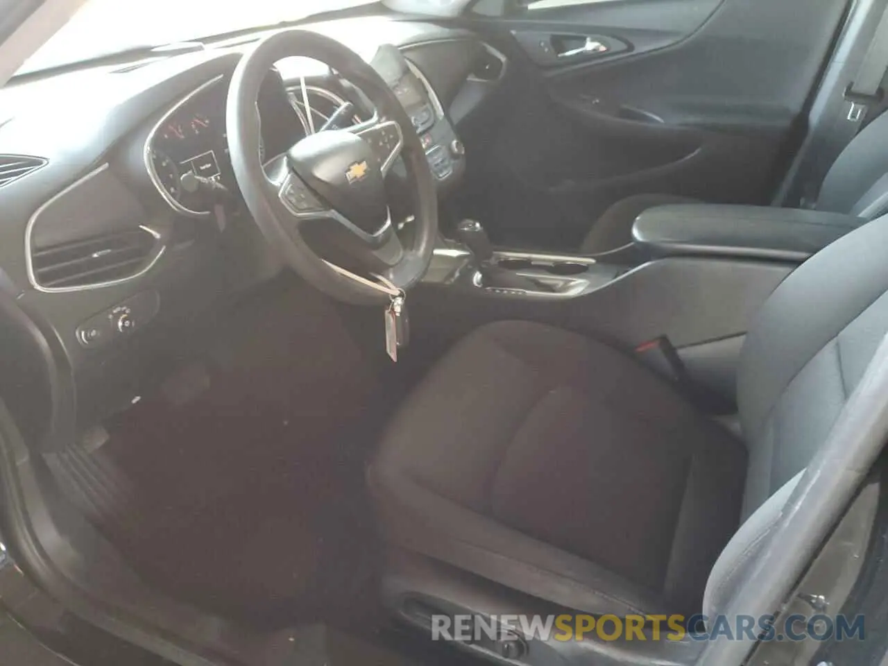 7 fotografías del automóvil dañado 1G1ZD5ST7LF017310 CHEVROLET MALIBU 2020