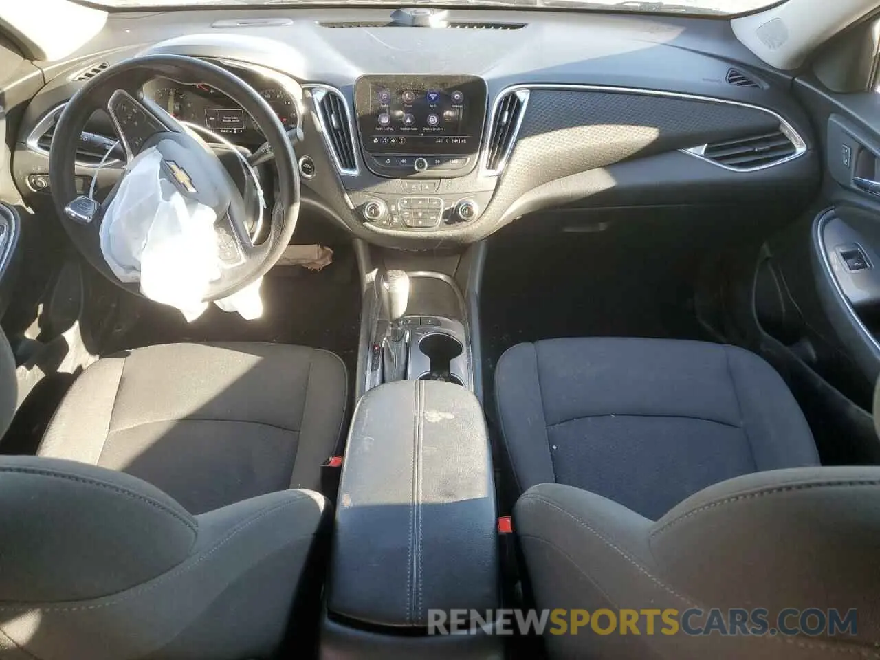 8 fotografías del automóvil dañado 1G1ZD5ST7LF062263 CHEVROLET MALIBU 2020