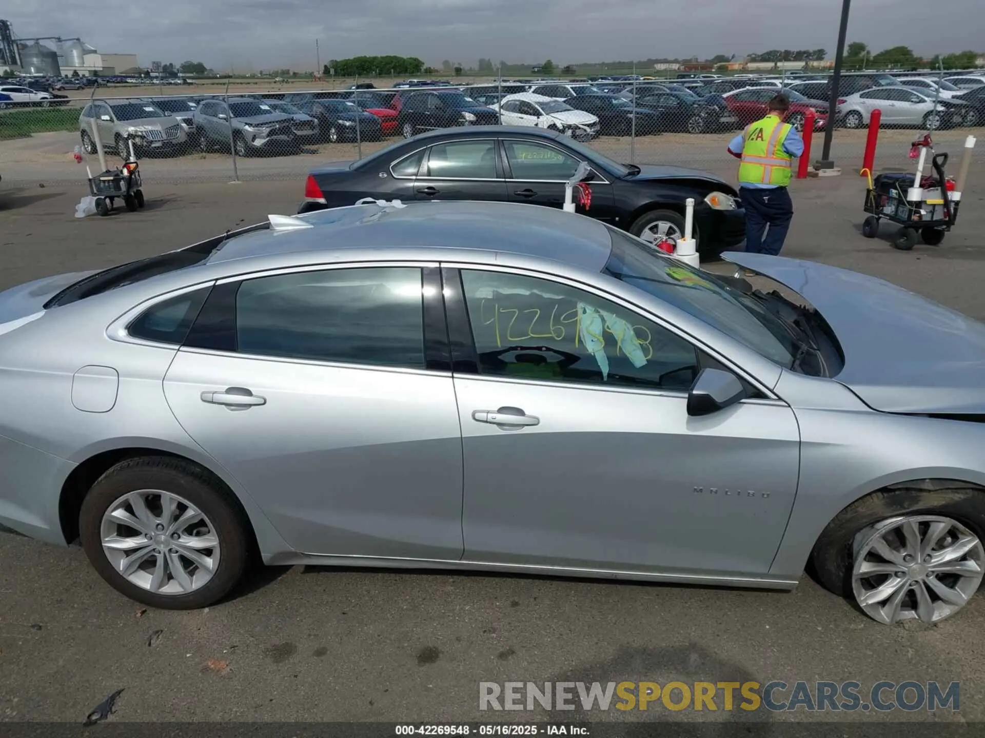 14 fotografías del automóvil dañado 1G1ZD5ST7LF089009 CHEVROLET MALIBU 2020