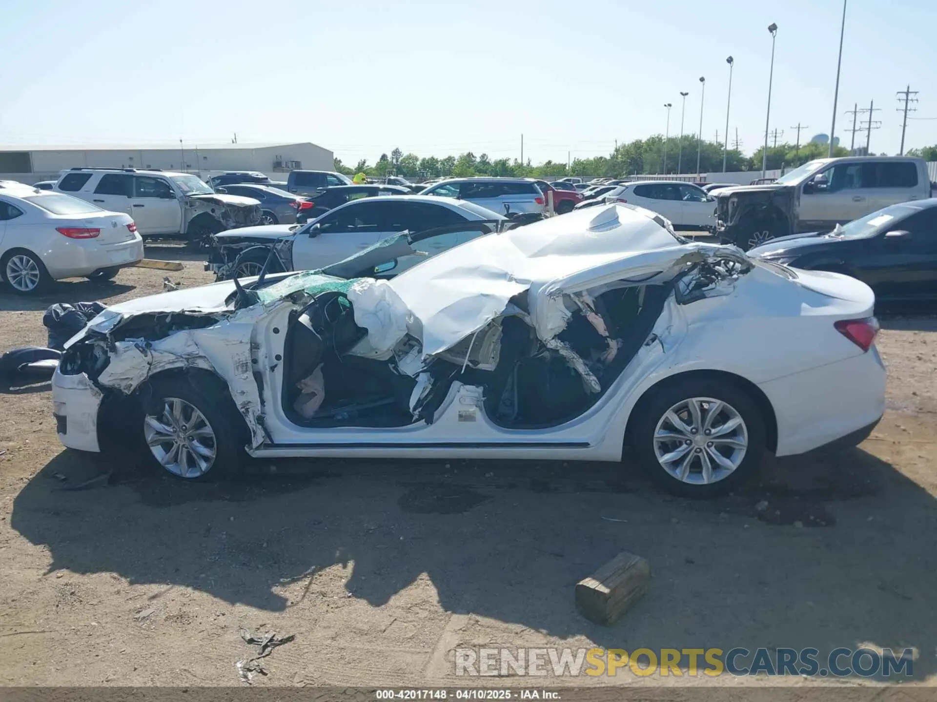 14 fotografías del automóvil dañado 1G1ZD5ST7LF093870 CHEVROLET MALIBU 2020