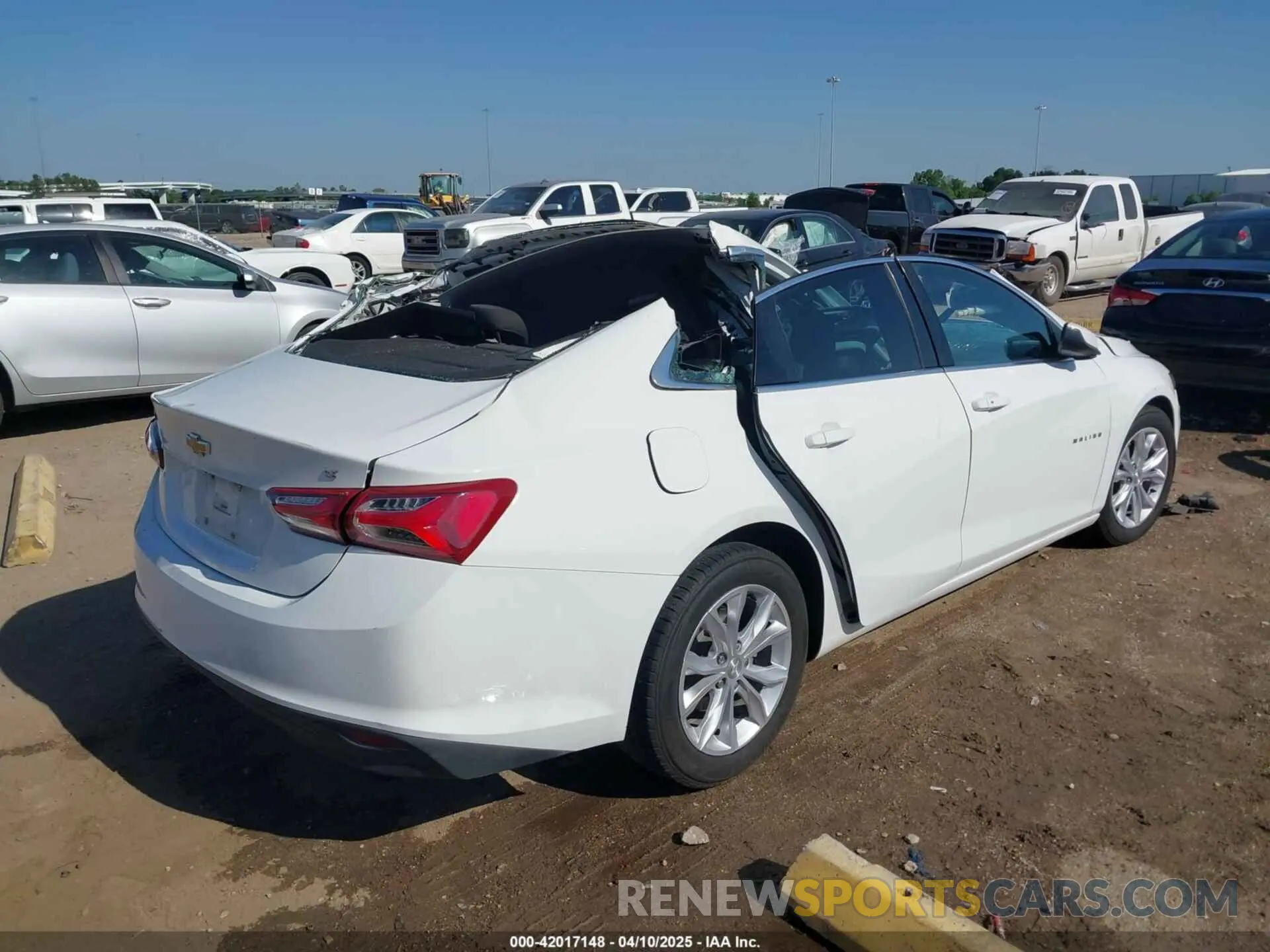 4 fotografías del automóvil dañado 1G1ZD5ST7LF093870 CHEVROLET MALIBU 2020