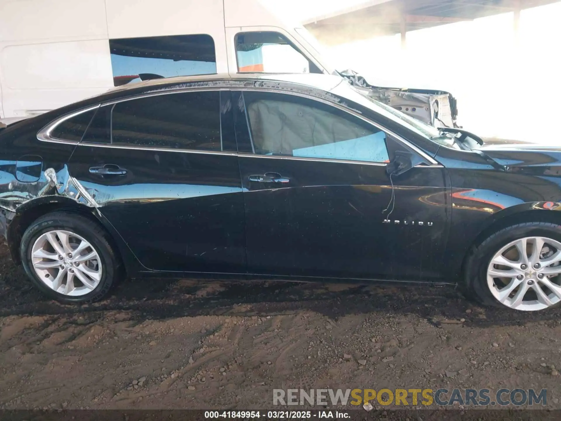 12 fotografías del automóvil dañado 1G1ZD5ST8LF018840 CHEVROLET MALIBU 2020