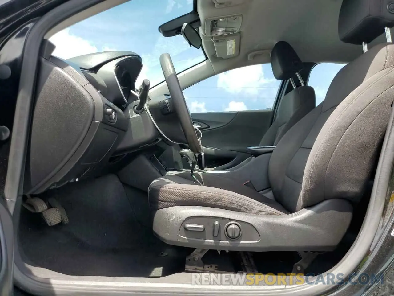 7 fotografías del automóvil dañado 1G1ZD5ST8LF056441 CHEVROLET MALIBU 2020
