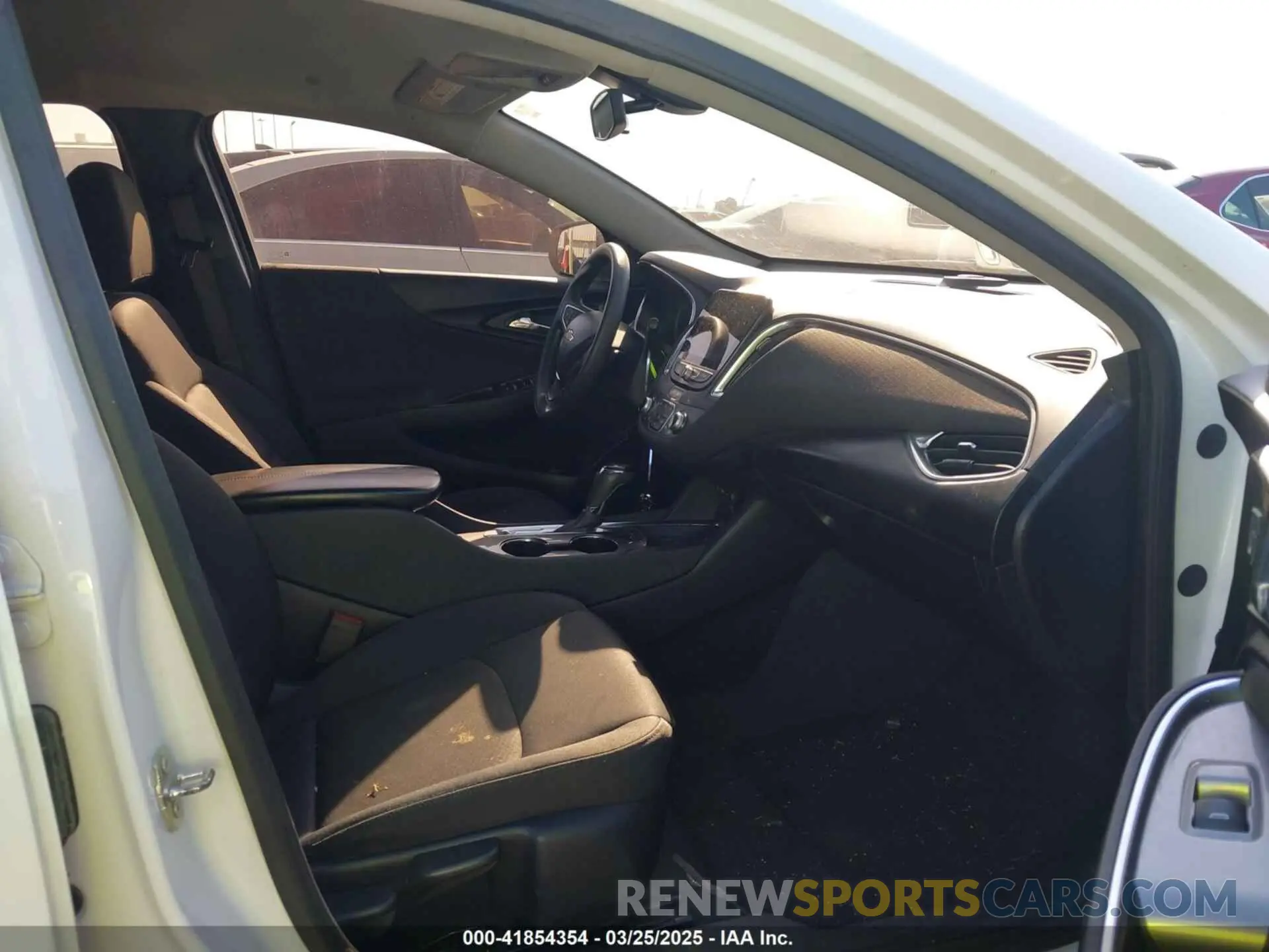 5 fotografías del automóvil dañado 1G1ZD5ST8LF065642 CHEVROLET MALIBU 2020