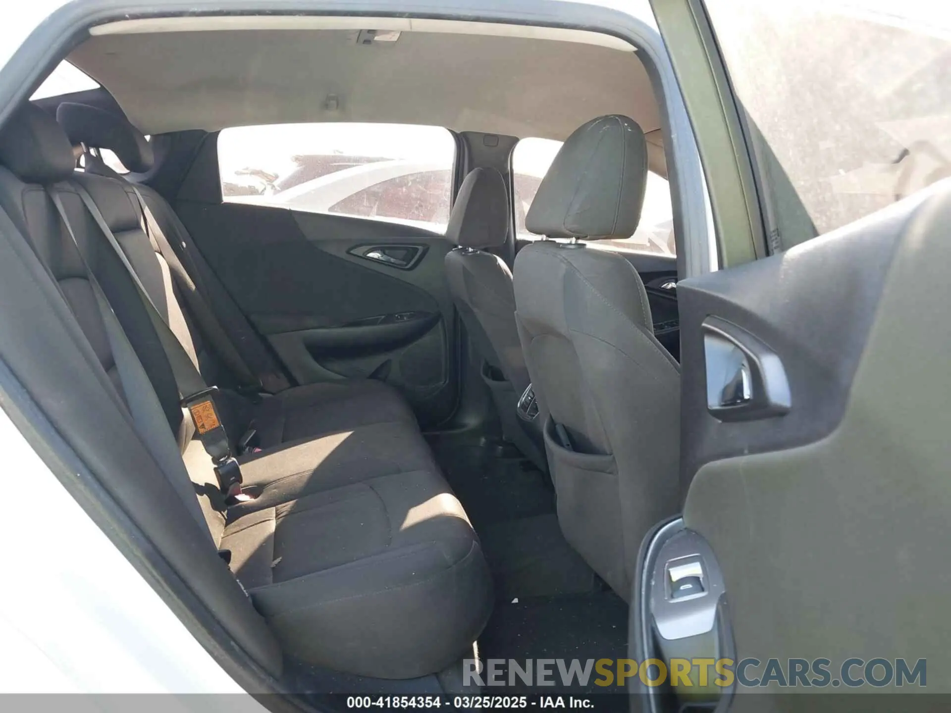 8 fotografías del automóvil dañado 1G1ZD5ST8LF065642 CHEVROLET MALIBU 2020