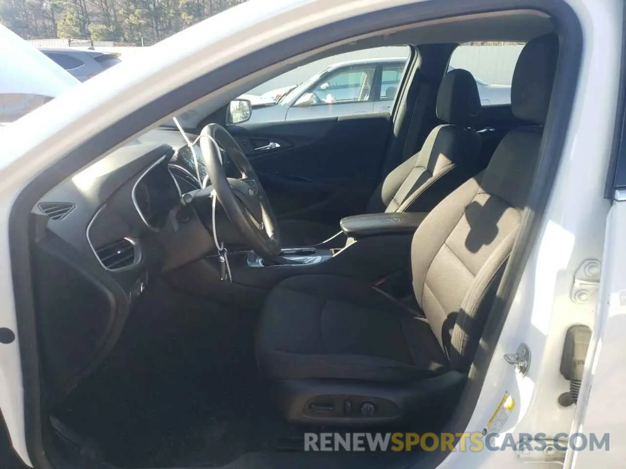 7 fotografías del automóvil dañado 1G1ZD5ST8LF089164 CHEVROLET MALIBU 2020
