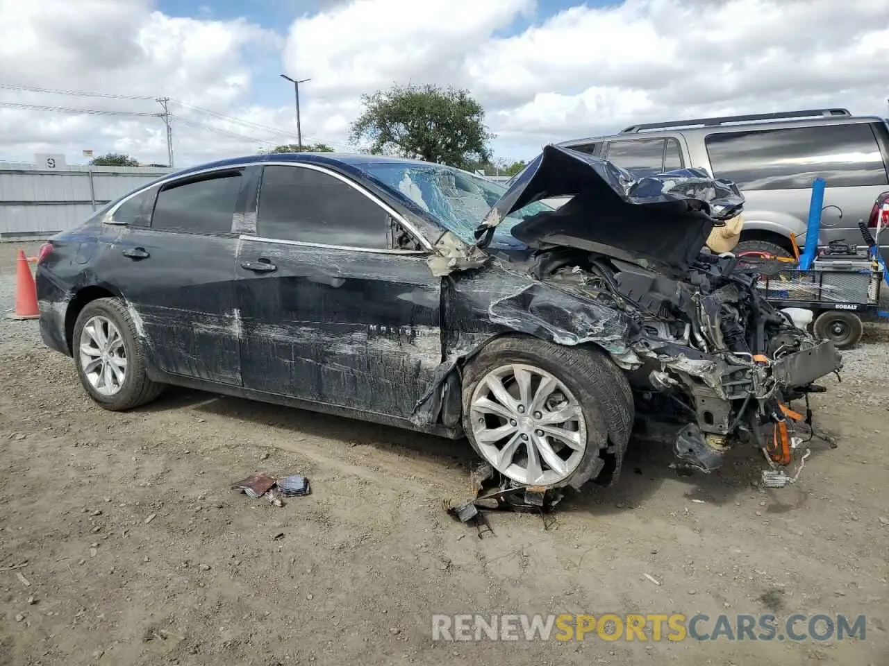 4 fotografías del automóvil dañado 1G1ZD5ST8LF114662 CHEVROLET MALIBU 2020