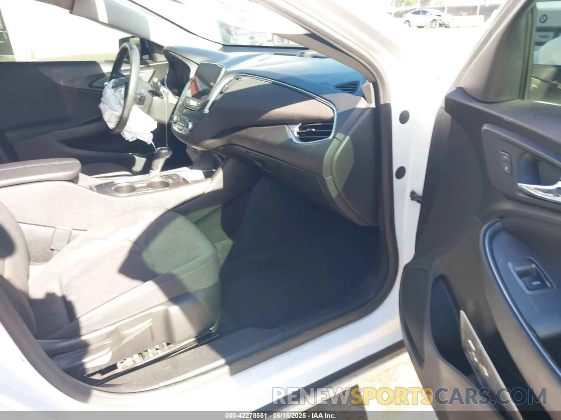 5 fotografías del automóvil dañado 1G1ZD5ST9LF054097 CHEVROLET MALIBU 2020