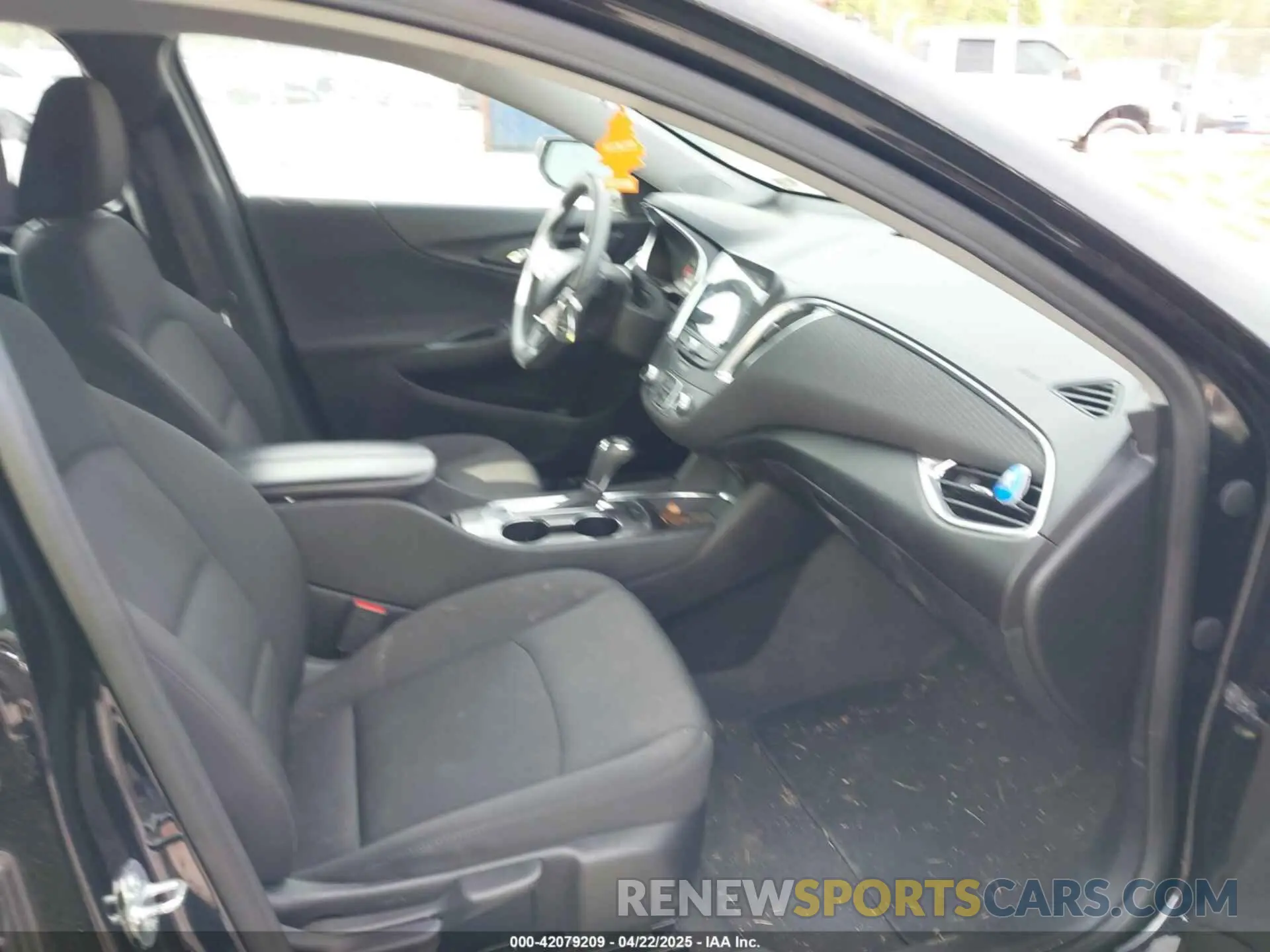 5 fotografías del automóvil dañado 1G1ZD5ST9LF054648 CHEVROLET MALIBU 2020