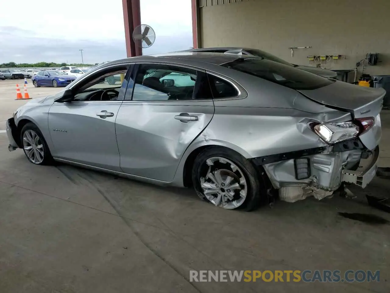 2 fotografías del automóvil dañado 1G1ZD5ST9LF061597 CHEVROLET MALIBU 2020