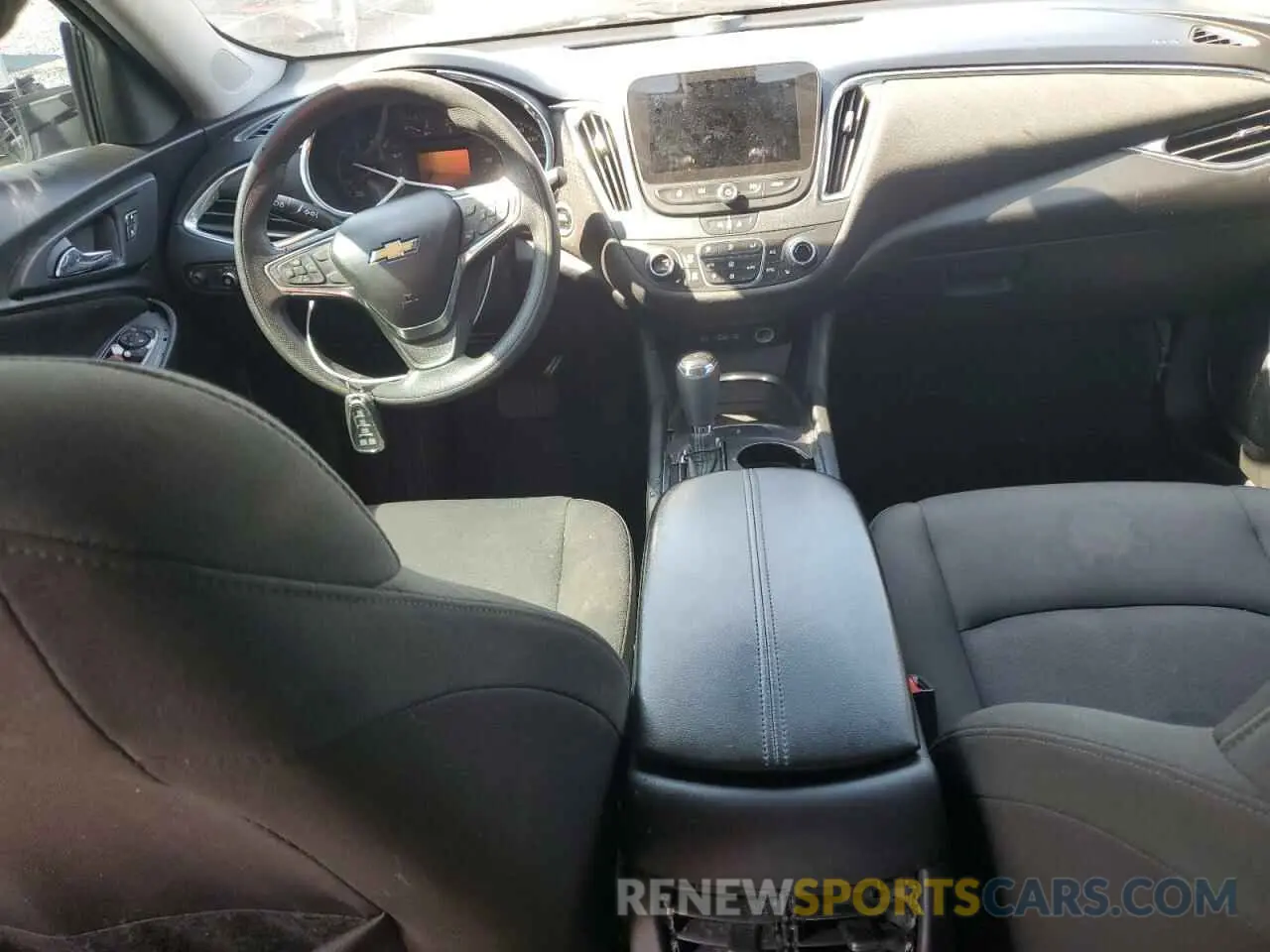 8 fotografías del automóvil dañado 1G1ZD5ST9LF066038 CHEVROLET MALIBU 2020