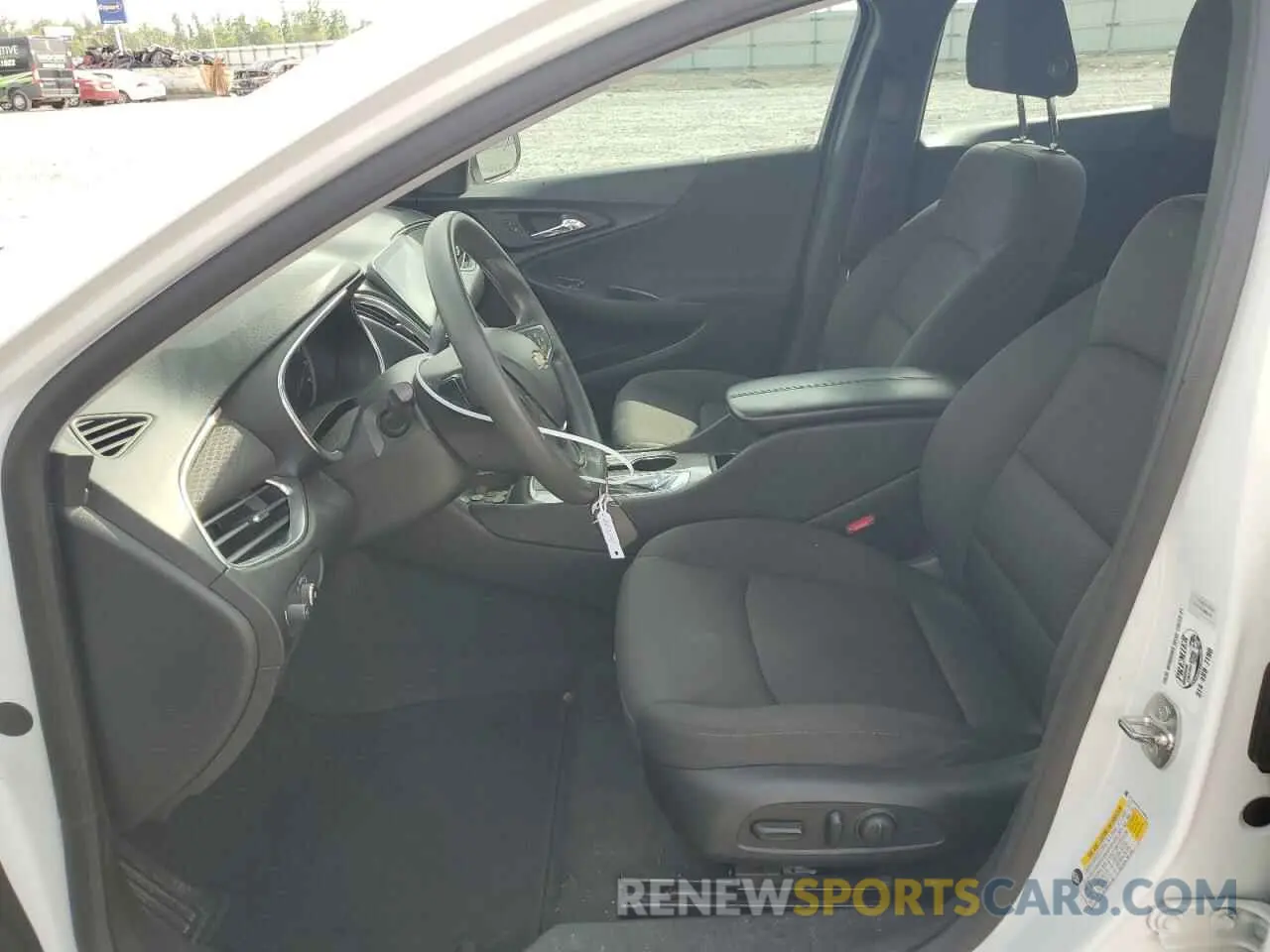 7 fotografías del automóvil dañado 1G1ZD5ST9LF098925 CHEVROLET MALIBU 2020