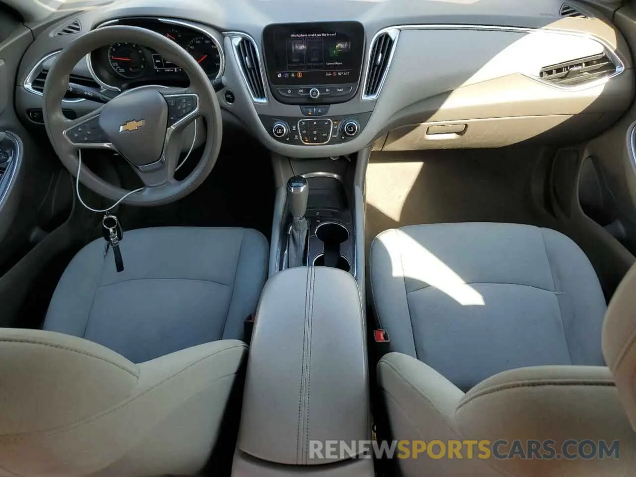 8 fotografías del automóvil dañado 1G1ZD5STXLF039334 CHEVROLET MALIBU 2020