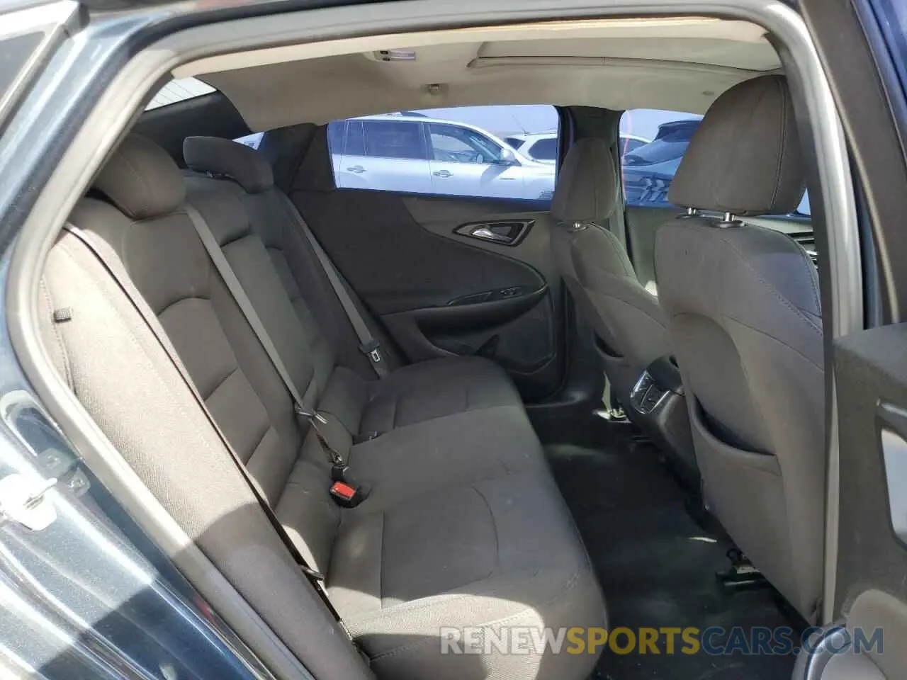 10 fotografías del automóvil dañado 1G1ZD5STXLF044078 CHEVROLET MALIBU 2020