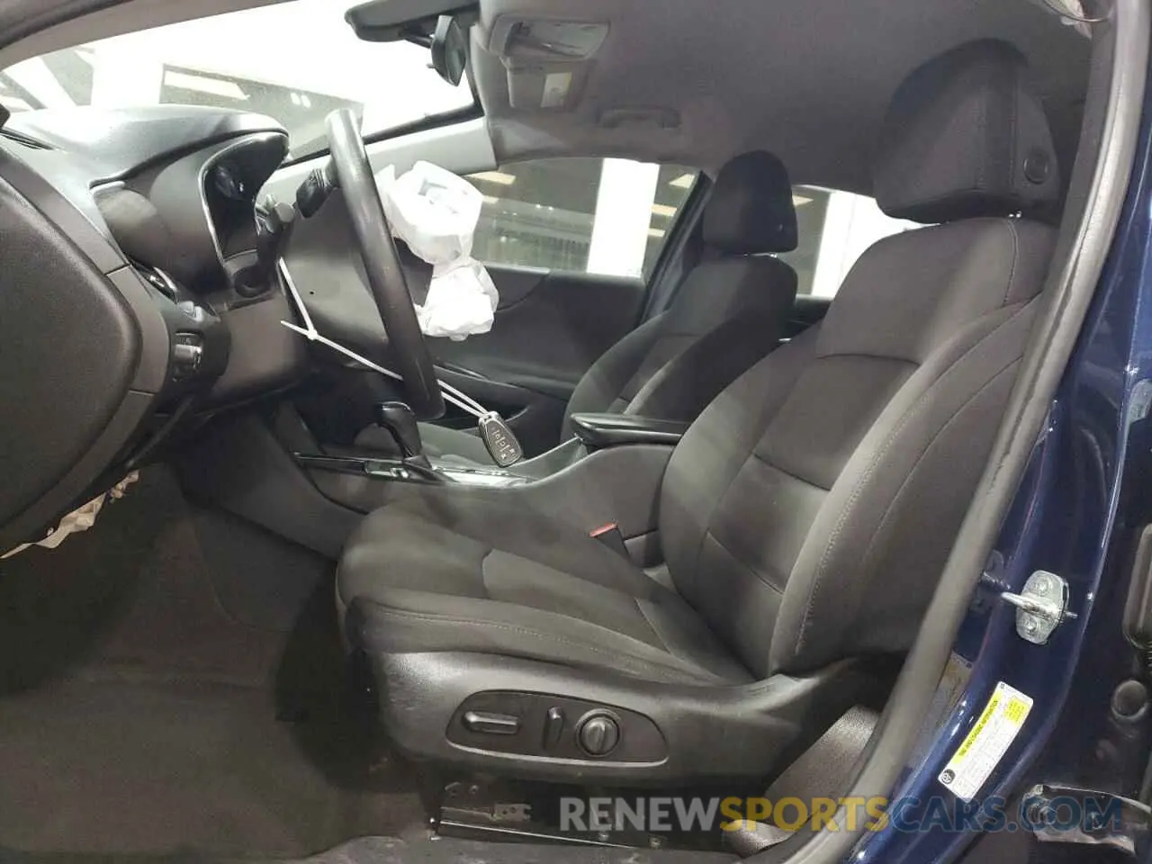 7 fotografías del automóvil dañado 1G1ZD5STXLF057851 CHEVROLET MALIBU 2020