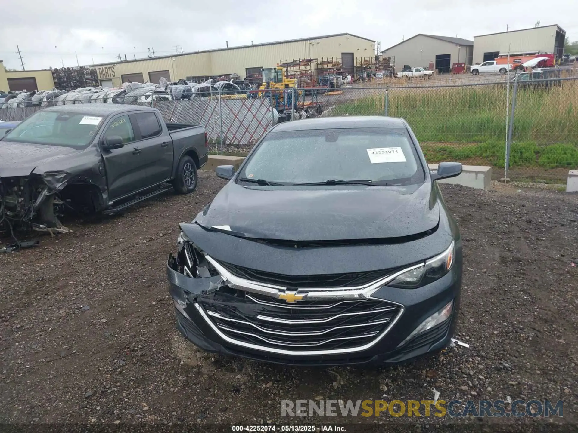 12 fotografías del automóvil dañado 1G1ZD5STXLF096374 CHEVROLET MALIBU 2020