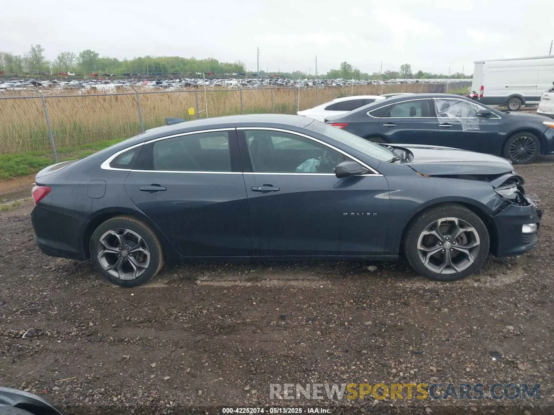 13 fotografías del automóvil dañado 1G1ZD5STXLF096374 CHEVROLET MALIBU 2020