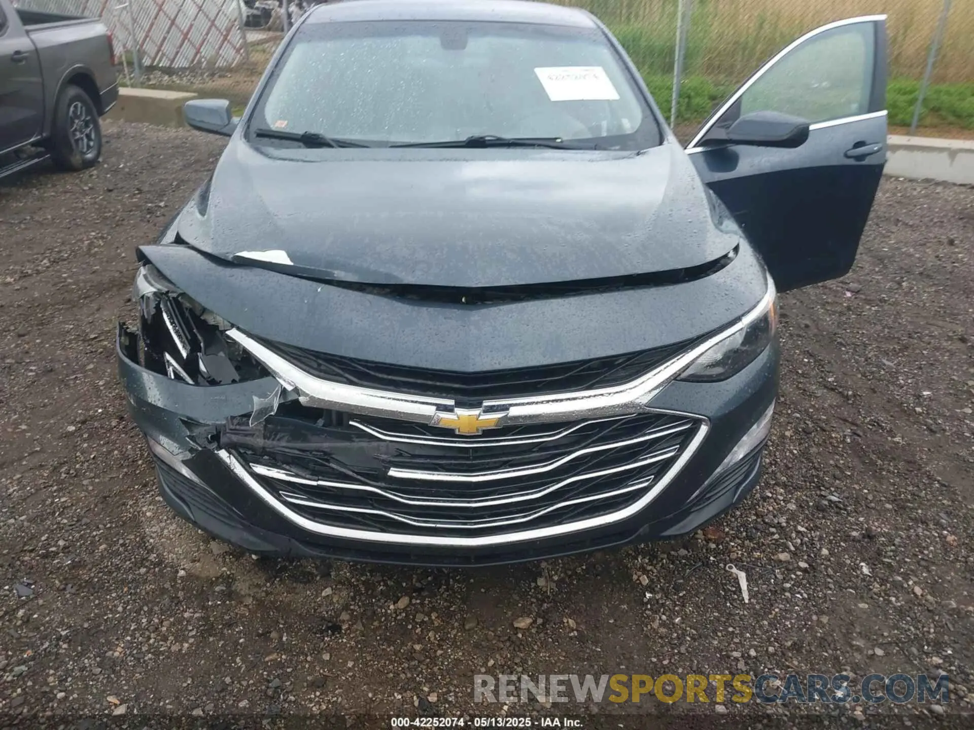 6 fotografías del automóvil dañado 1G1ZD5STXLF096374 CHEVROLET MALIBU 2020