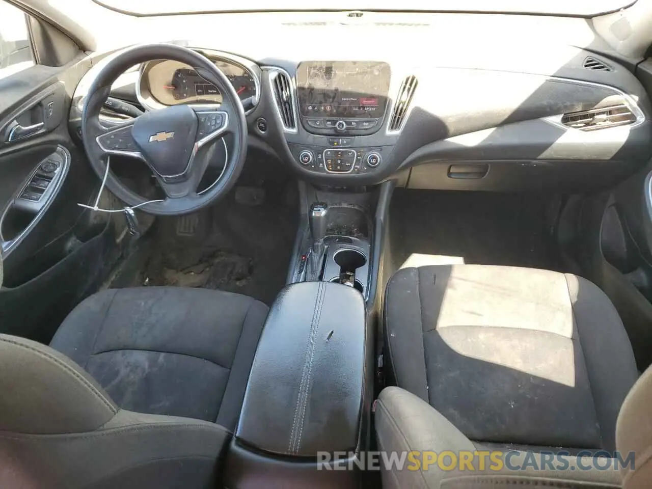 8 fotografías del automóvil dañado 1G1ZD5STXLF096472 CHEVROLET MALIBU 2020