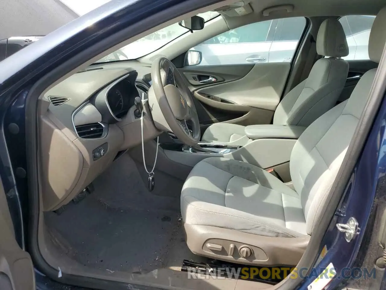 7 fotografías del automóvil dañado 1G1ZD5STXLF122746 CHEVROLET MALIBU 2020