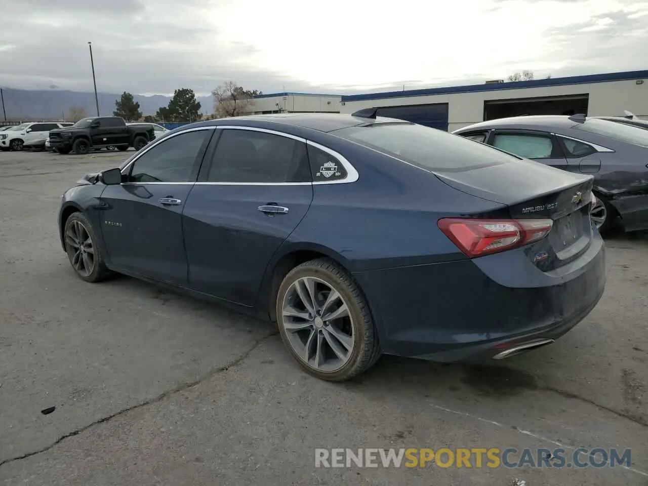 2 fotografías del automóvil dañado 1G1ZE5SXXLF149221 CHEVROLET MALIBU 2020