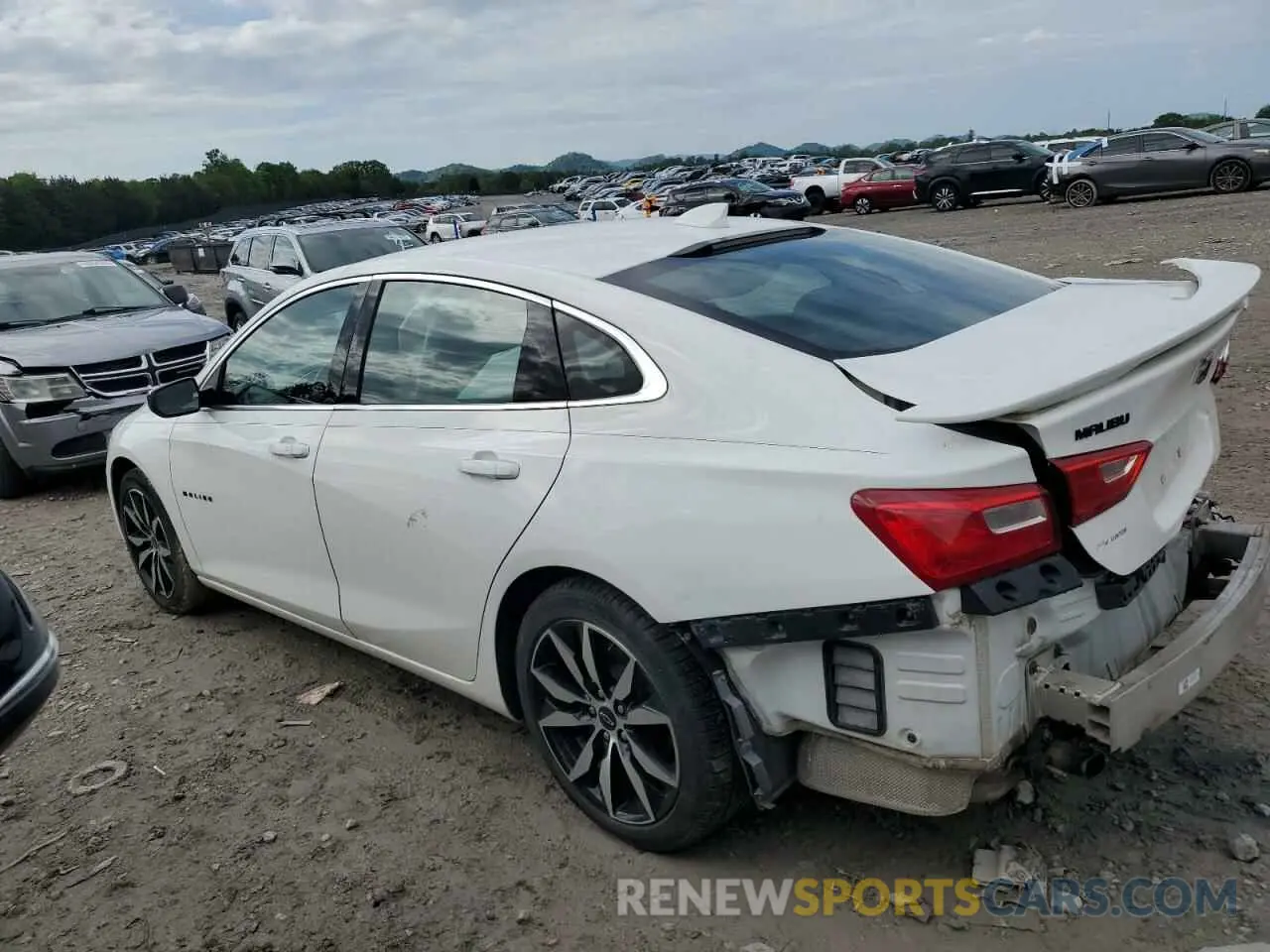 2 fotografías del automóvil dañado 1G1ZG5ST3LF057102 CHEVROLET MALIBU 2020