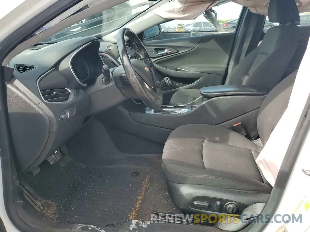 7 fotografías del automóvil dañado 1G1ZG5ST3LF057102 CHEVROLET MALIBU 2020