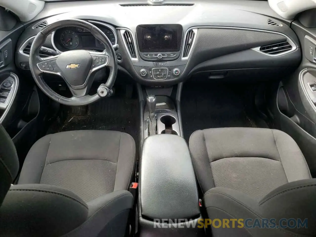 8 fotografías del automóvil dañado 1G1ZG5ST3LF057102 CHEVROLET MALIBU 2020