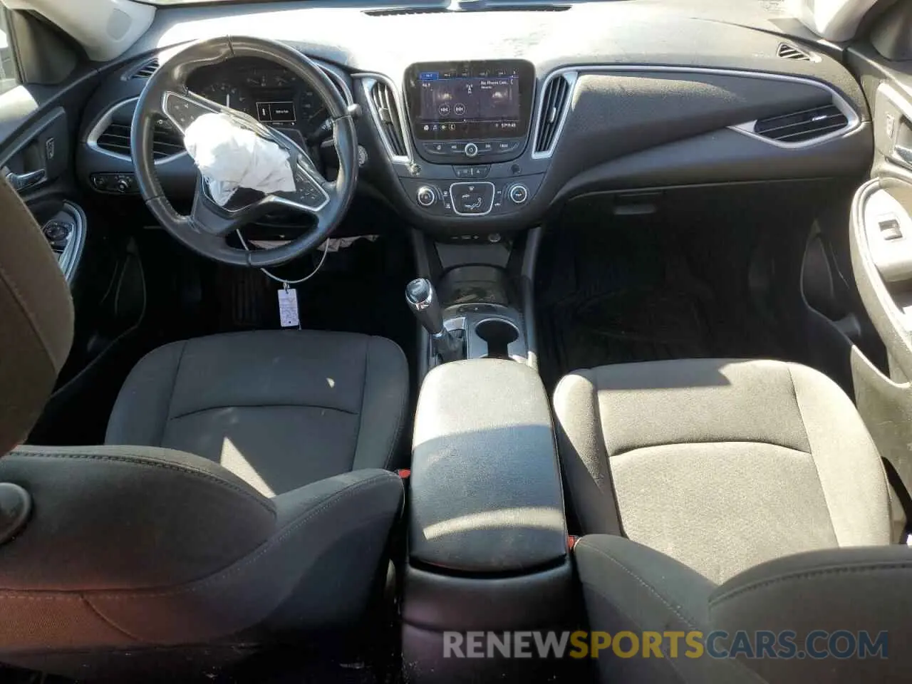 8 fotografías del automóvil dañado 1G1ZG5ST6LF116272 CHEVROLET MALIBU 2020