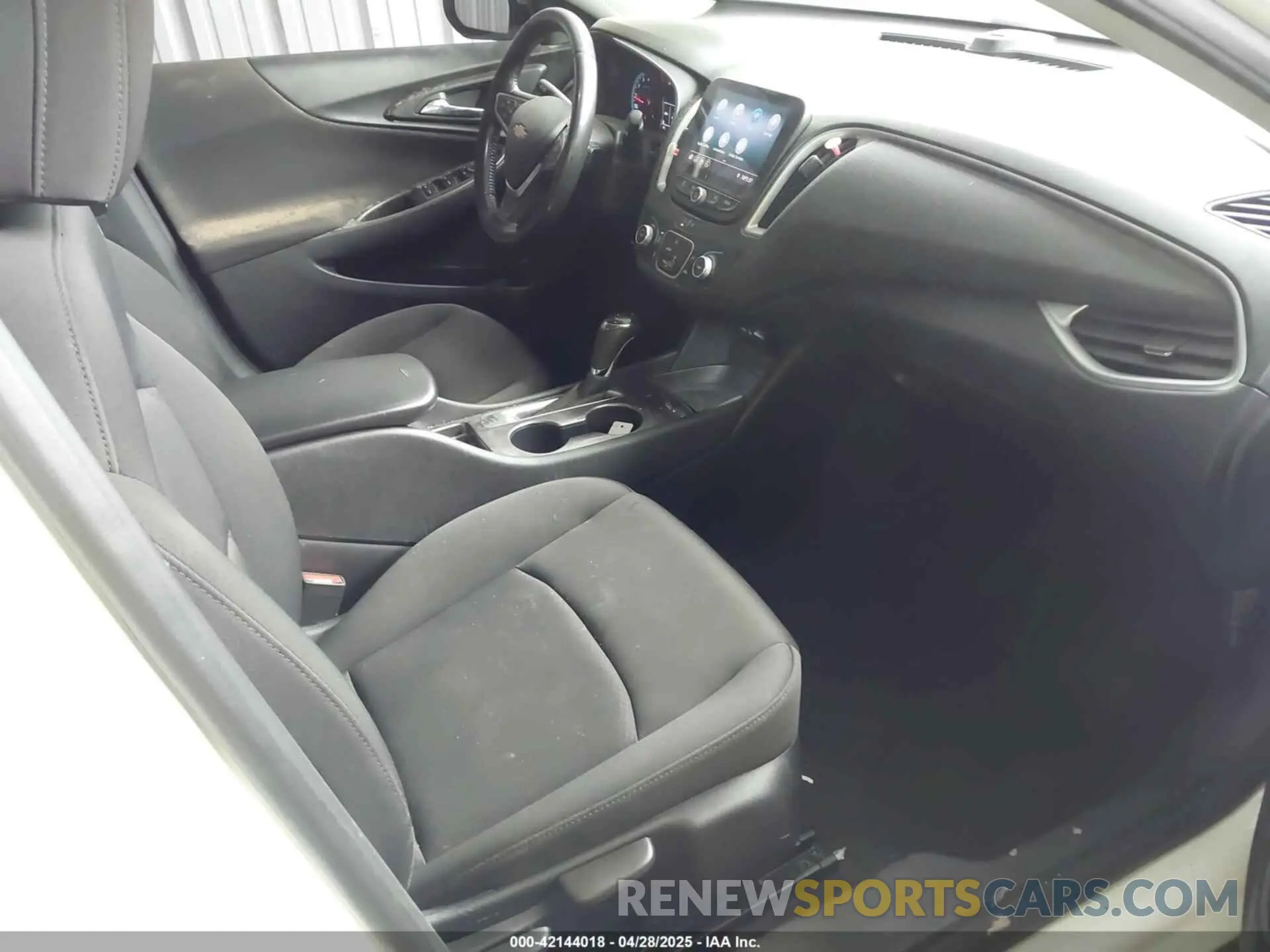 5 fotografías del automóvil dañado 1G1ZG5ST9LF079203 CHEVROLET MALIBU 2020