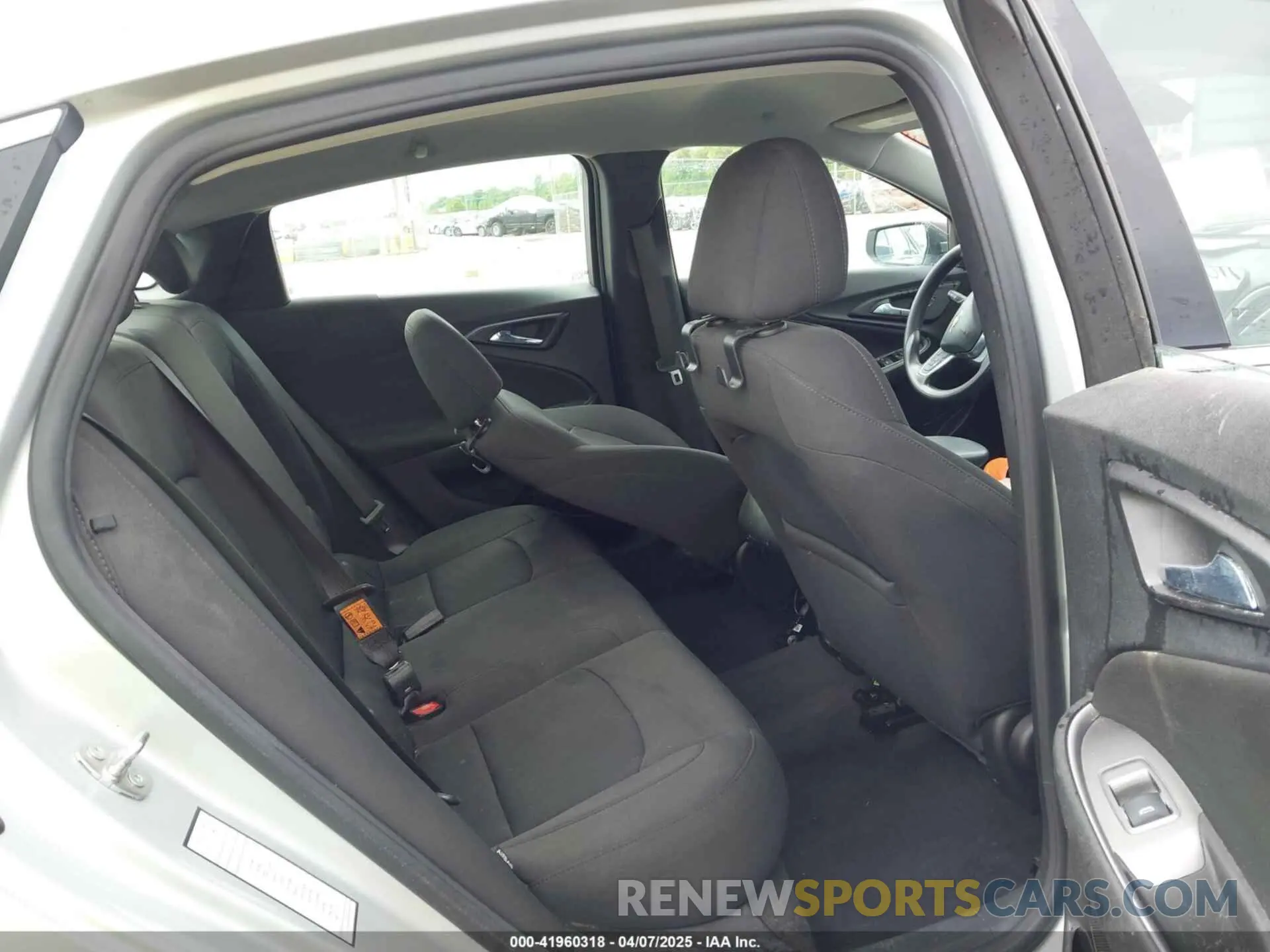 8 fotografías del automóvil dañado 1G1ZC5ST2MF031233 CHEVROLET MALIBU 2021