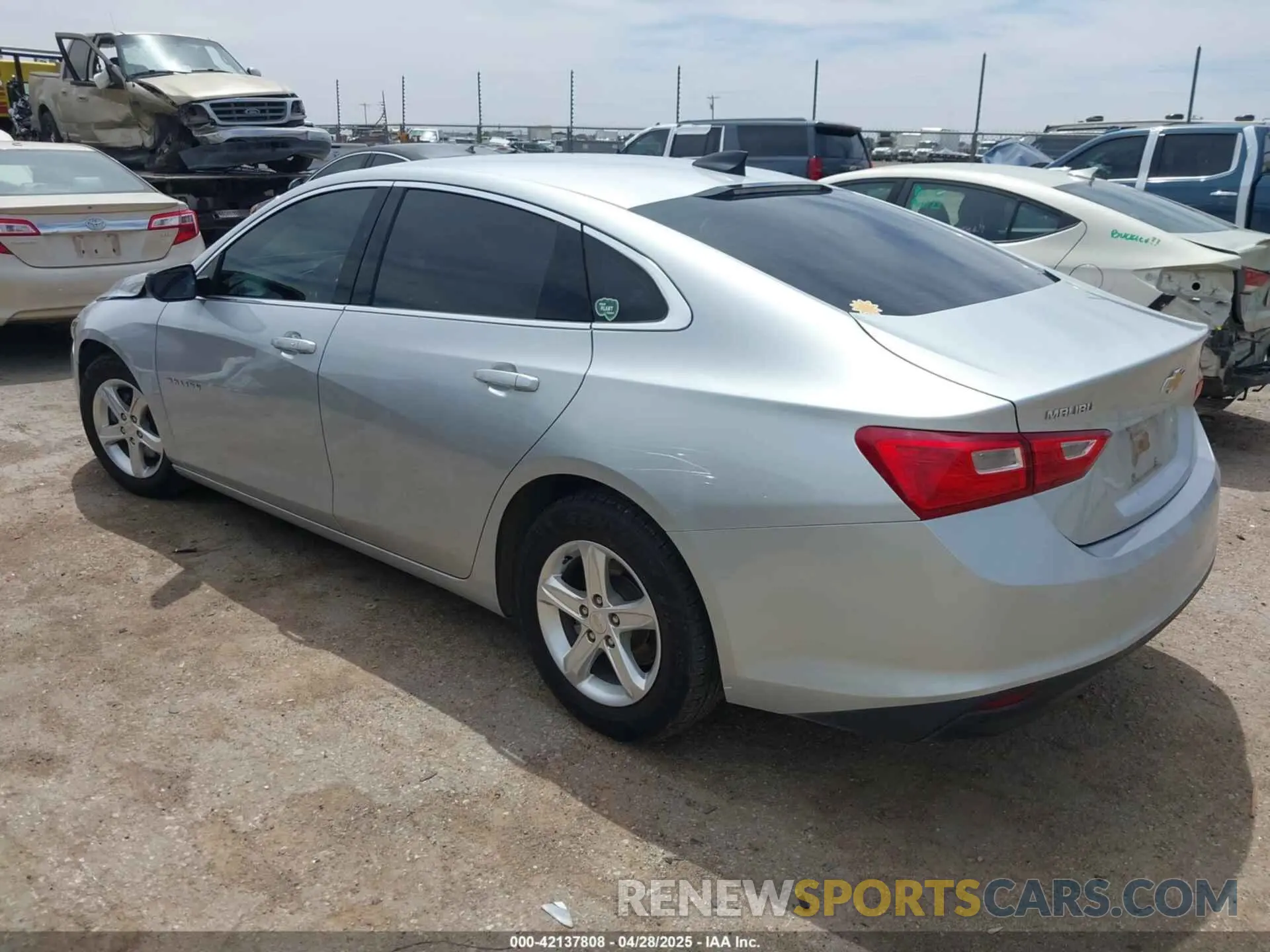 3 fotografías del automóvil dañado 1G1ZC5ST4MF003434 CHEVROLET MALIBU 2021