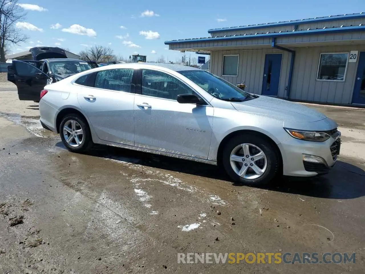 4 fotografías del automóvil dañado 1G1ZC5ST4MF081938 CHEVROLET MALIBU 2021