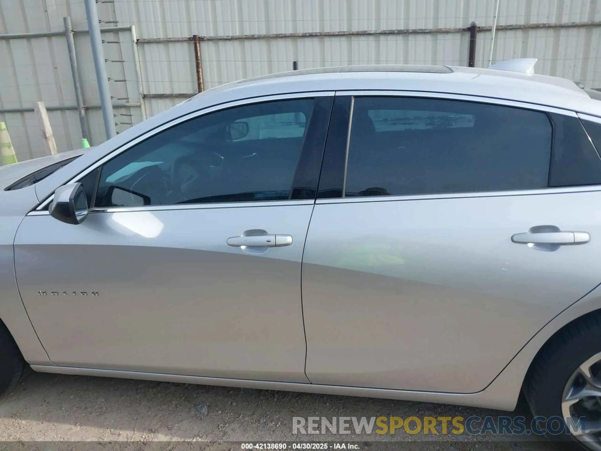 14 fotografías del automóvil dañado 1G1ZD5ST0MF004965 CHEVROLET MALIBU 2021
