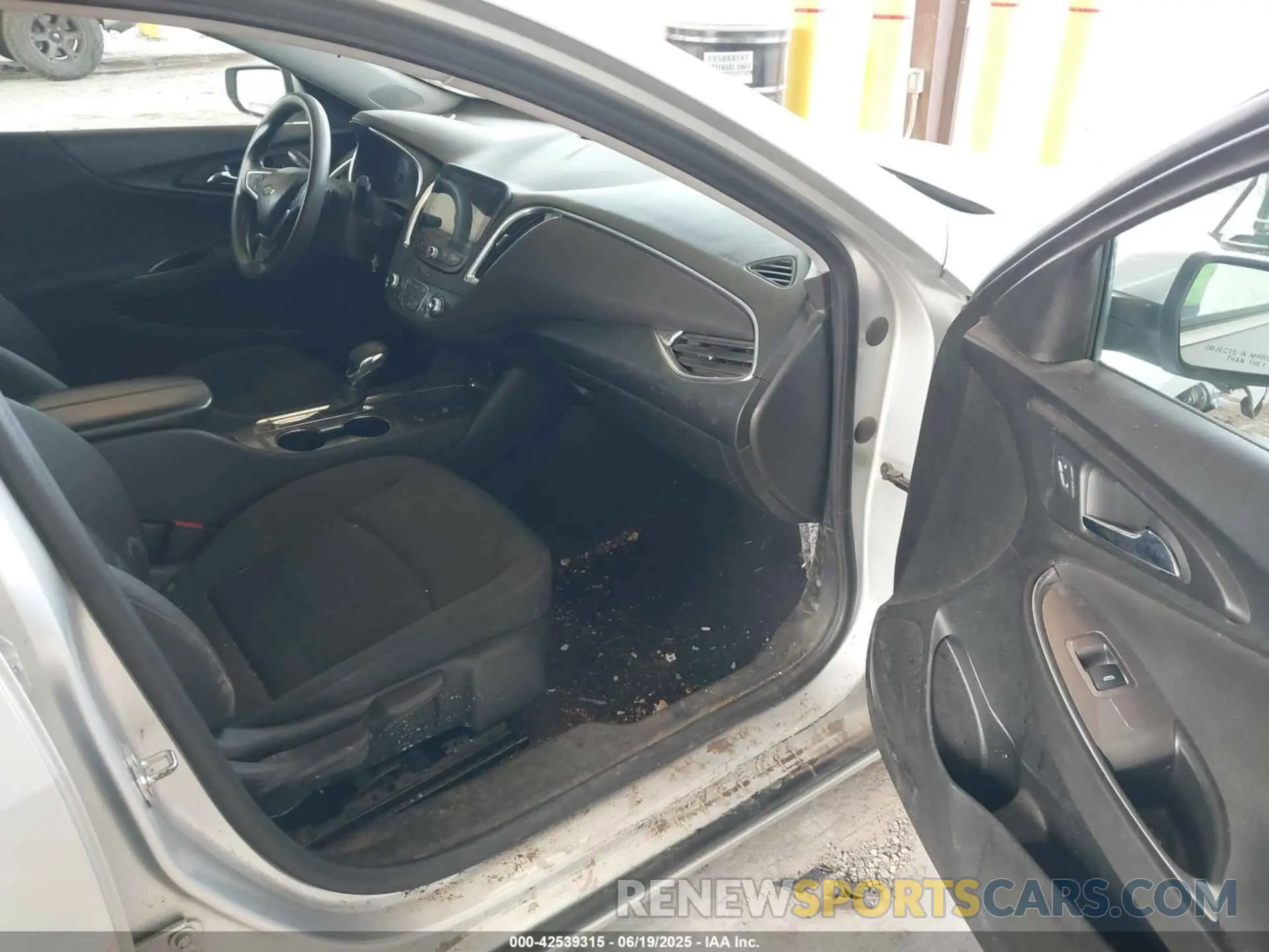 5 fotografías del automóvil dañado 1G1ZD5ST0MF026626 CHEVROLET MALIBU 2021