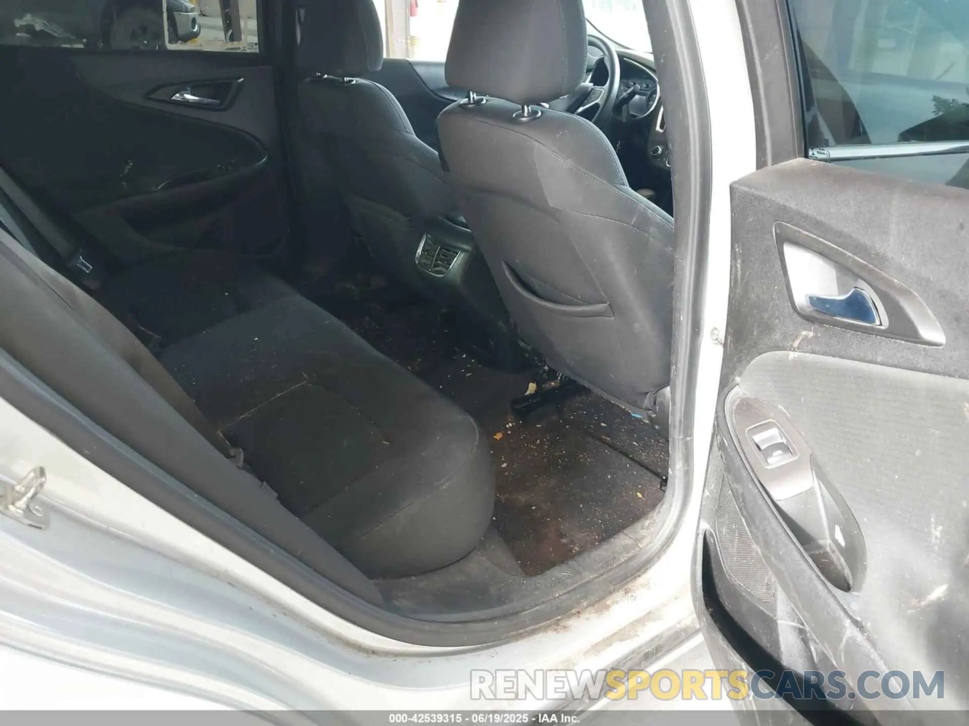 8 fotografías del automóvil dañado 1G1ZD5ST0MF026626 CHEVROLET MALIBU 2021