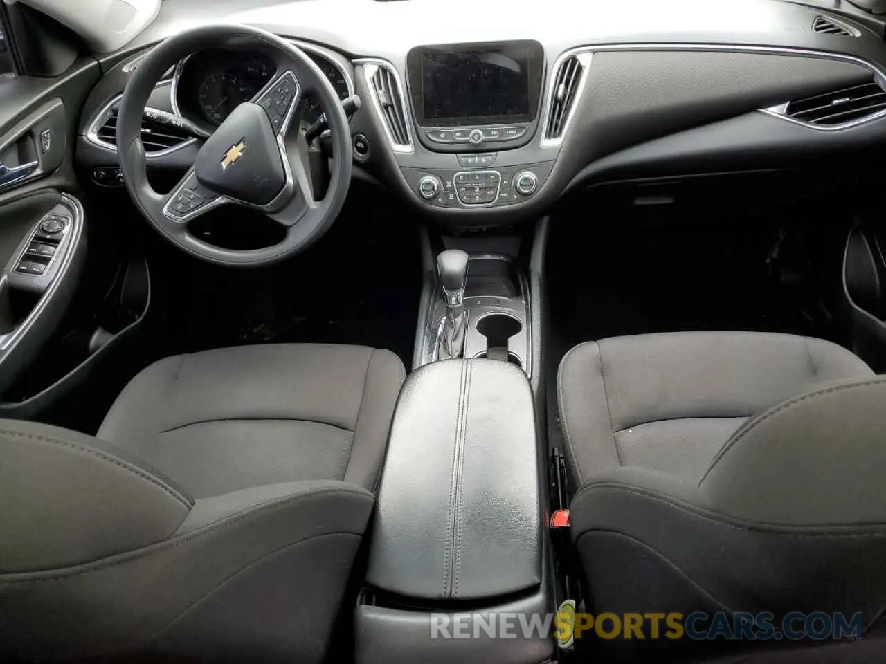 8 fotografías del automóvil dañado 1G1ZD5ST0MF027629 CHEVROLET MALIBU 2021